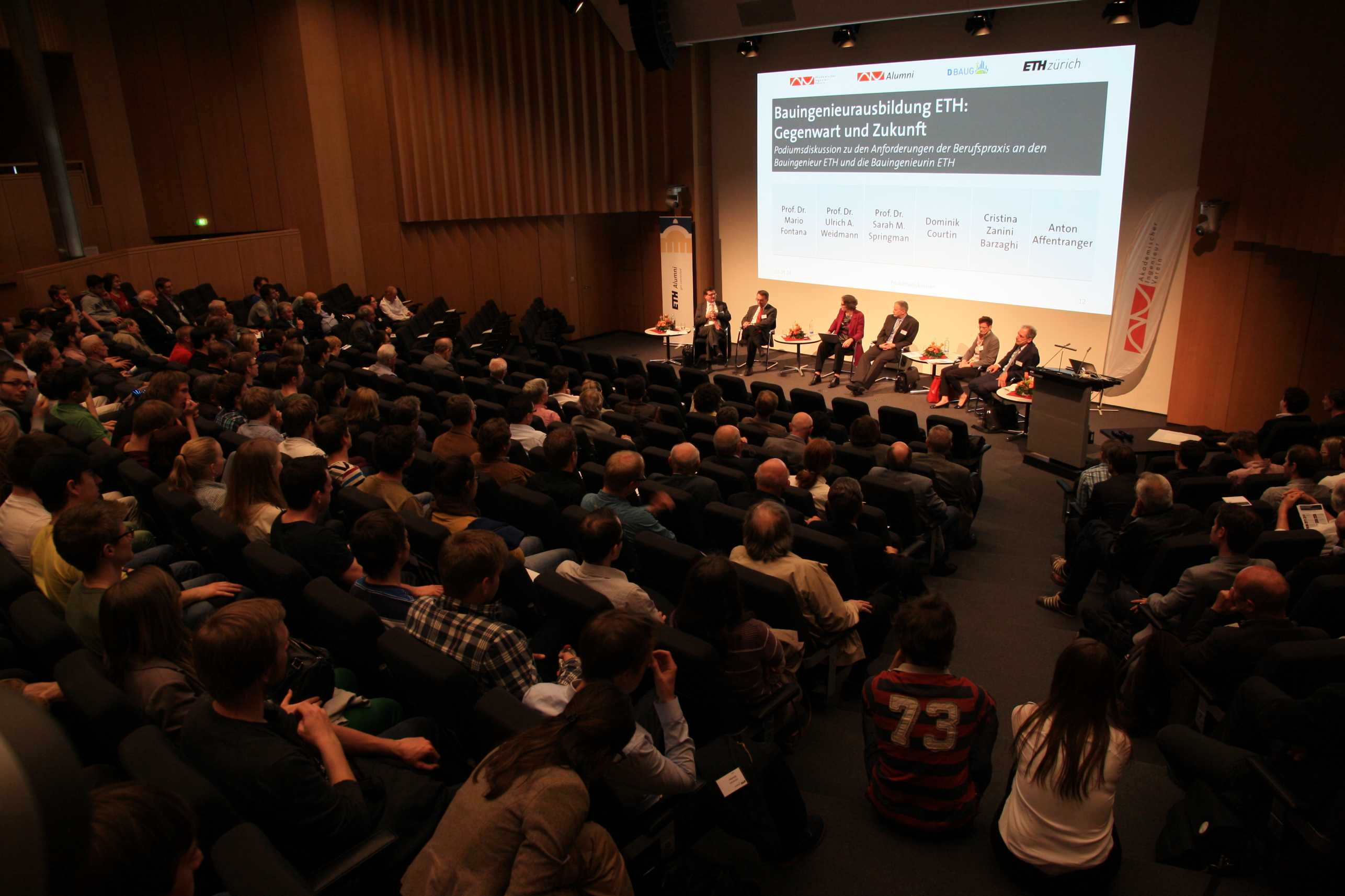 Enlarged view: Panel discussion AIV