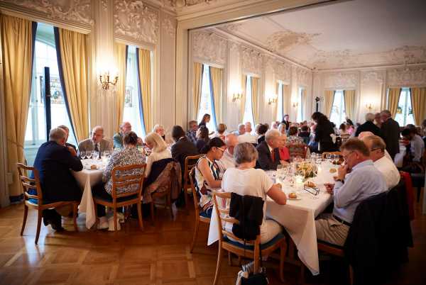 Die Alumni im Zunfthaus zur Maisen